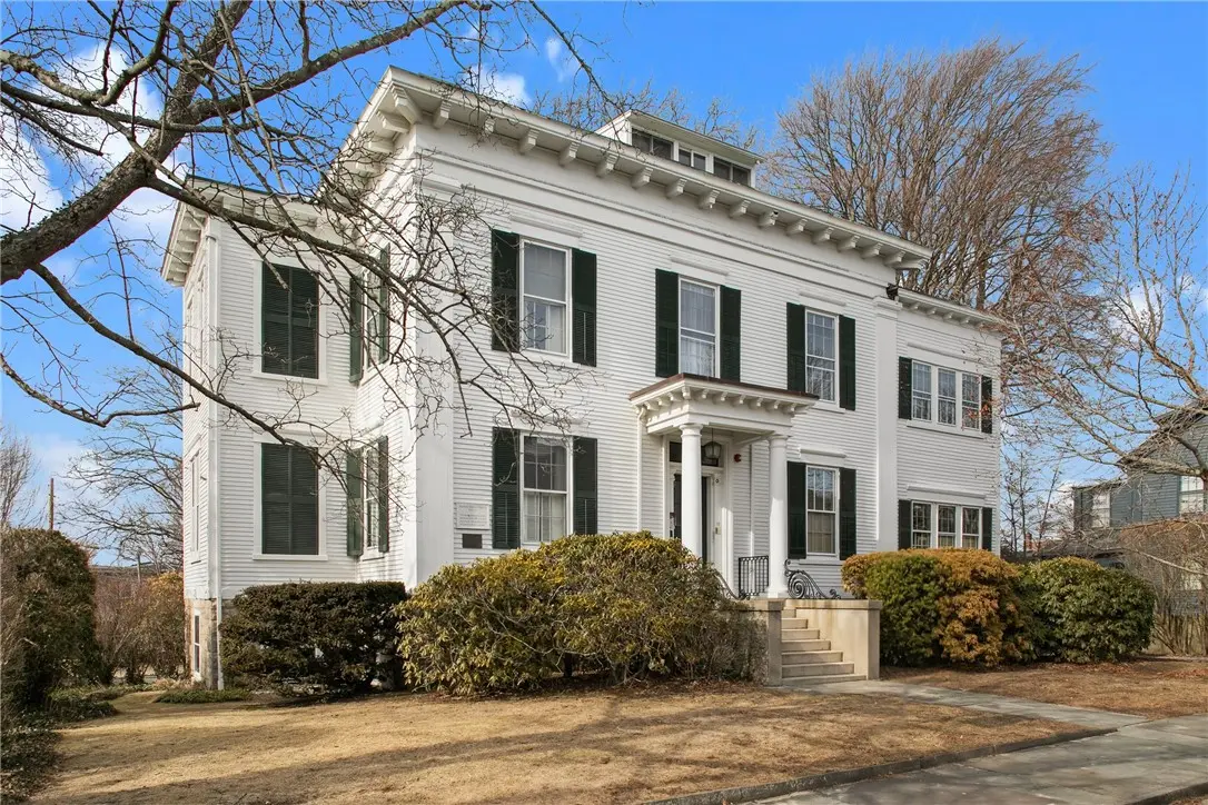 12 Mt Vernon St # 4, Newport