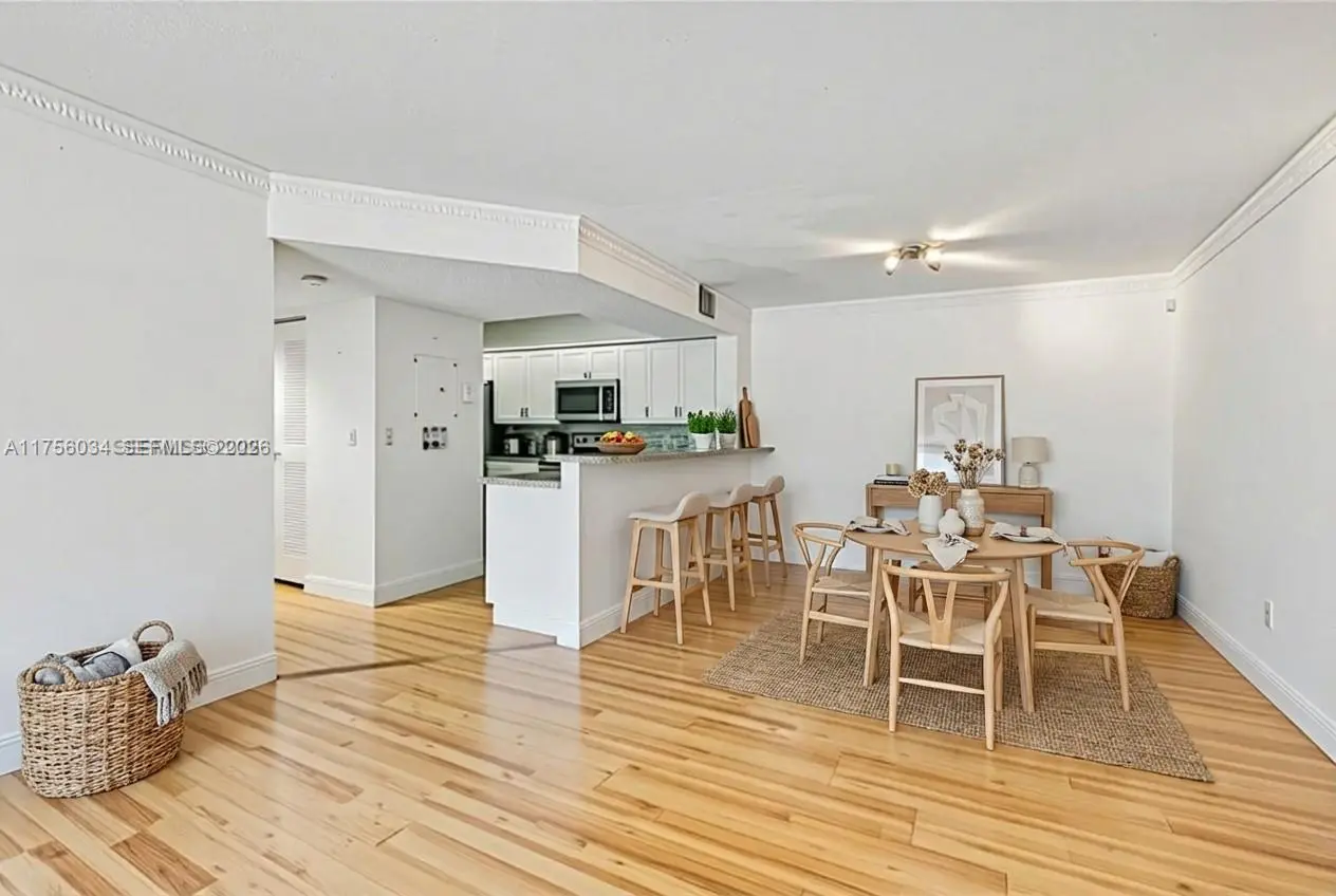 Photo of Listing #A11756034