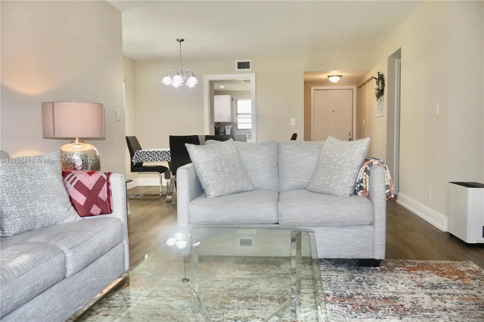 Photo of Listing #A11756415