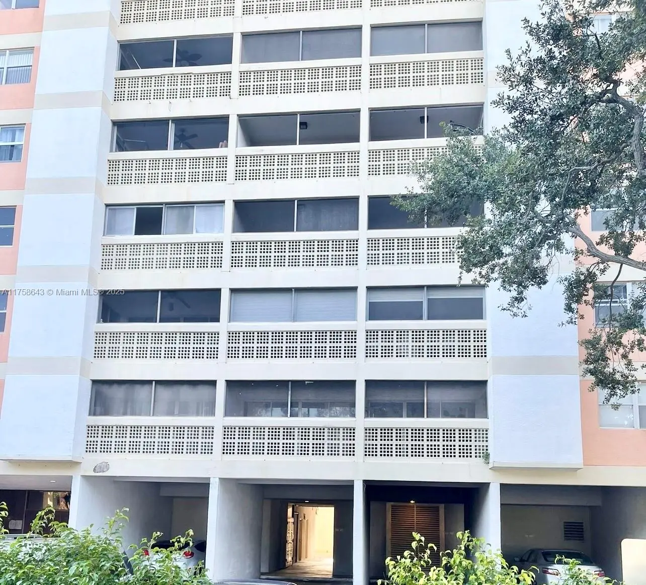 Photo of Listing #A11758643