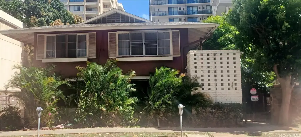 423 Kaiolu Street # 106, Honolulu