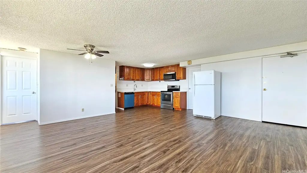 1060 Kamehameha Highway # 1101a, Pearl City