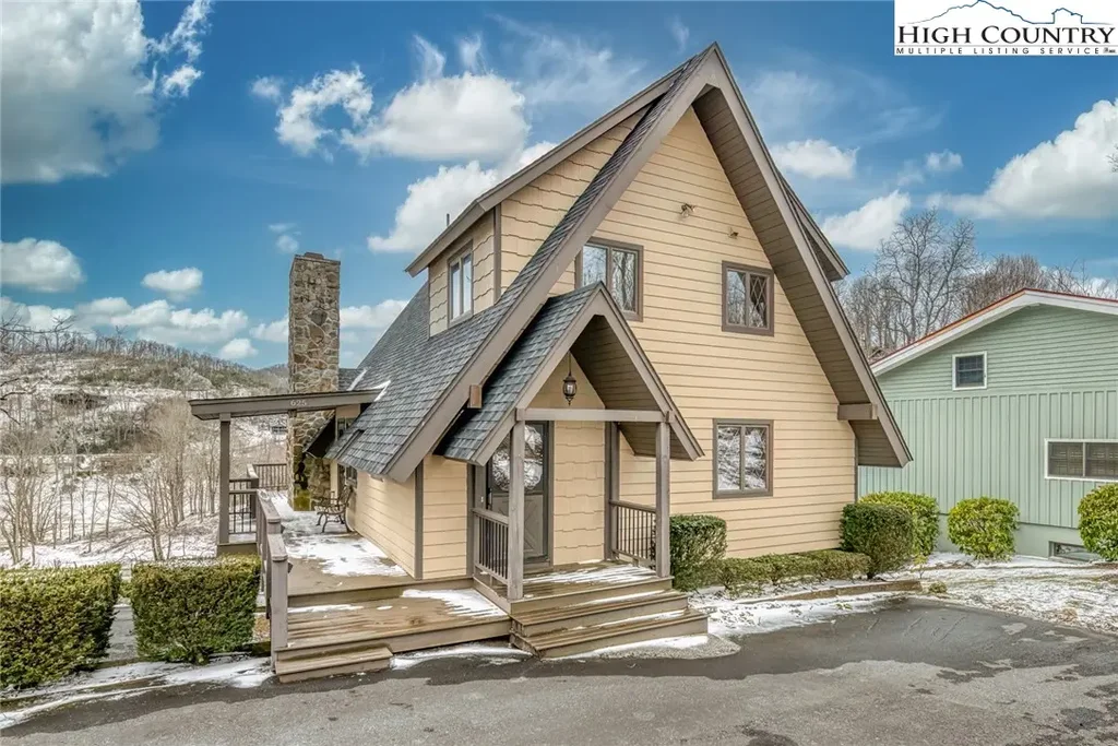 625 Mountain Glen Drive, Newland