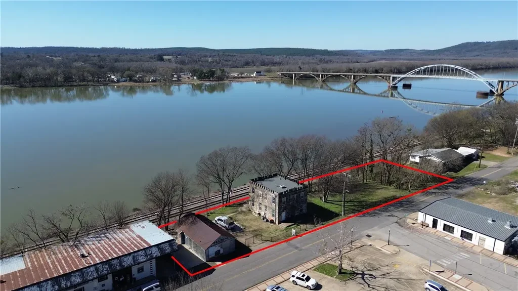 209 River Street, Ozark