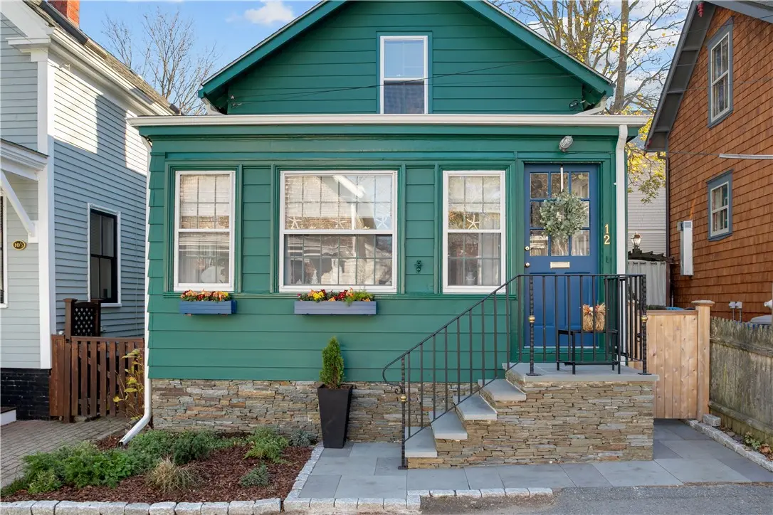 12 Maitland Ct, Newport