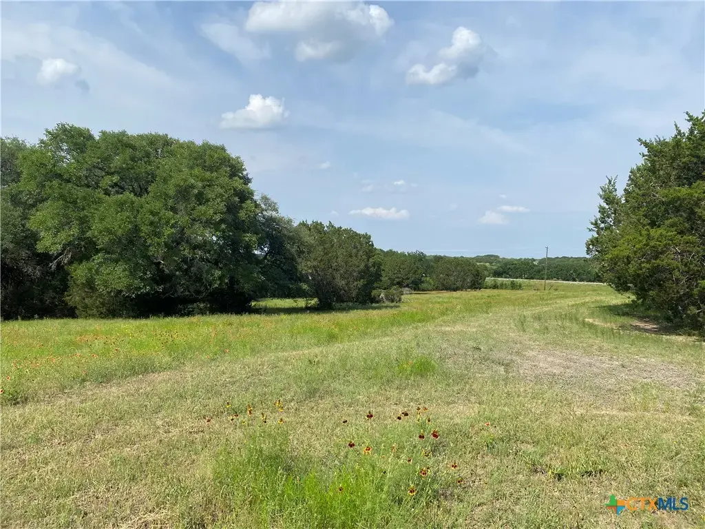 10278 S Highway 281, Lampasas