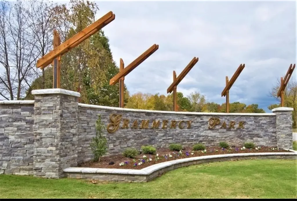 Ne Doyle Drive, Bentonville