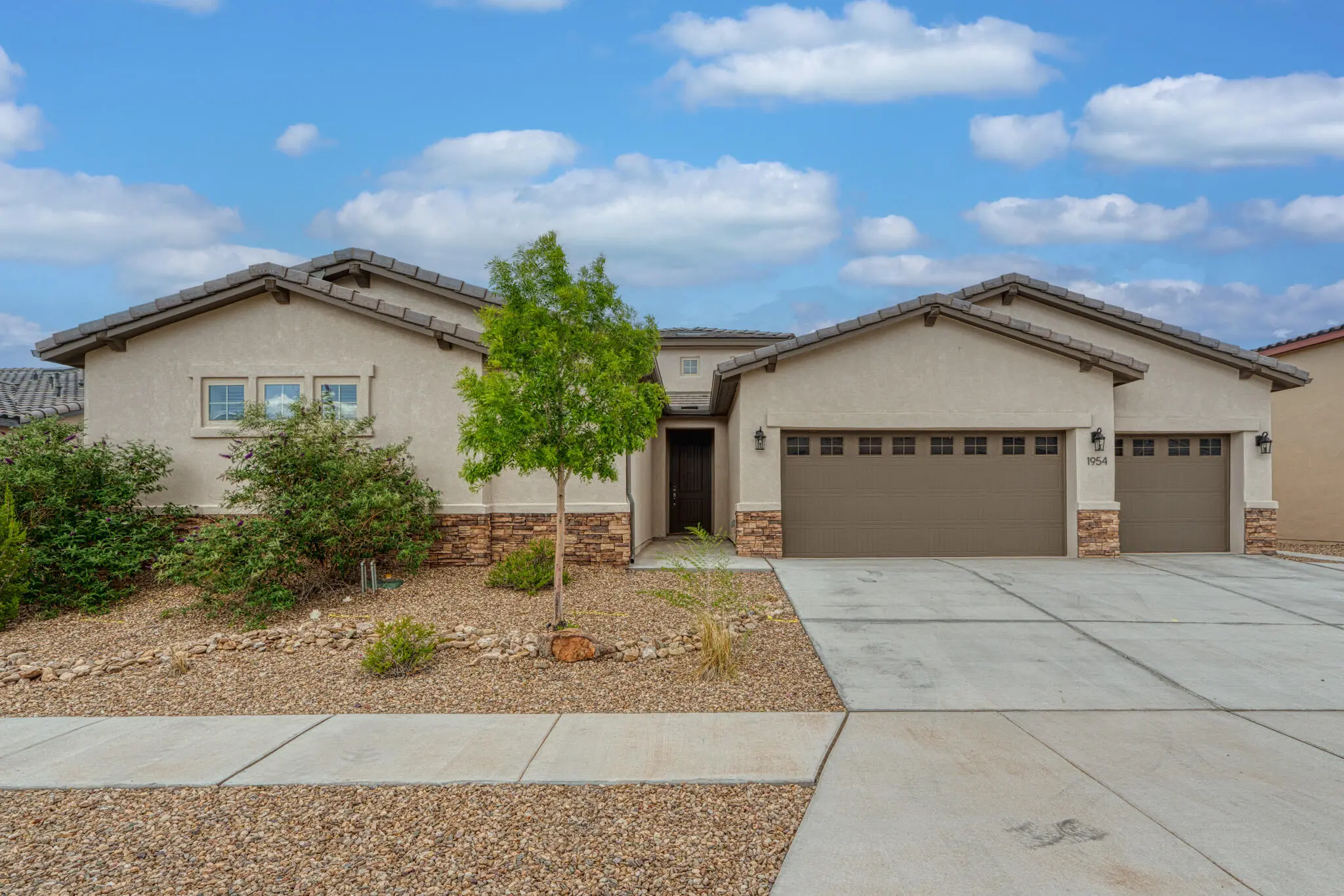 1954 Castle Peak Loop Ne, Rio Rancho