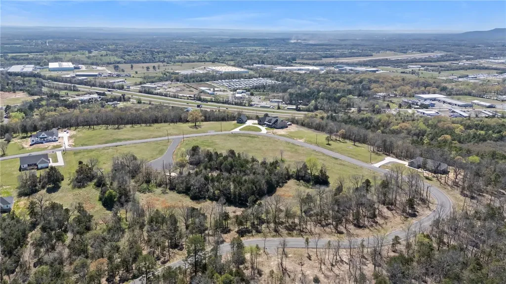 317 Apple Lane, Russellville