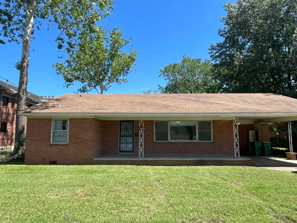 1306 W Main Street, Russellville