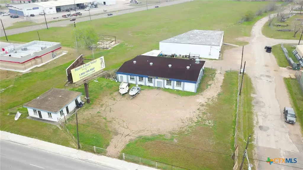 3505 Houston Highway, Victoria