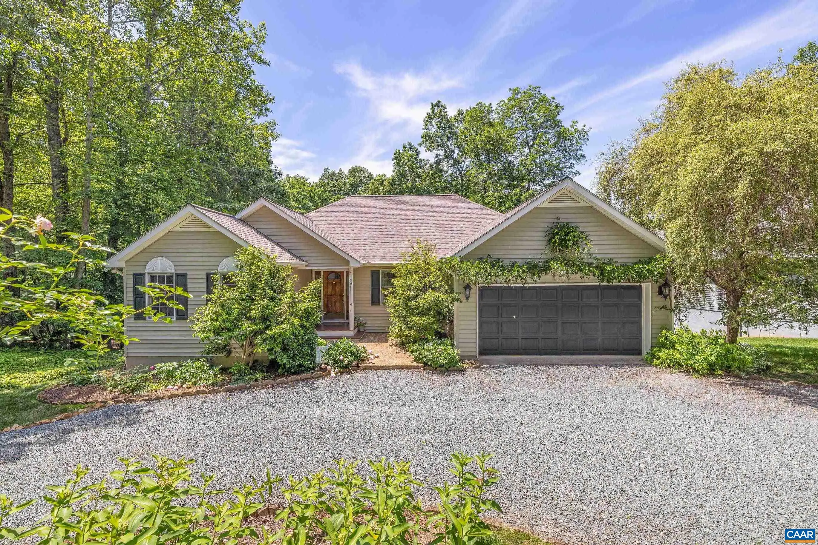 56 Wildwood Dr, Palmyra