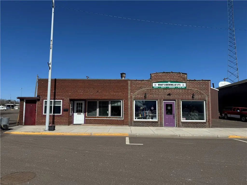 309 Worden Avenue W, Ladysmith