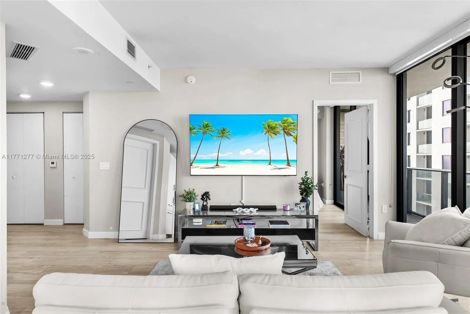 Photo of Listing #A11771277