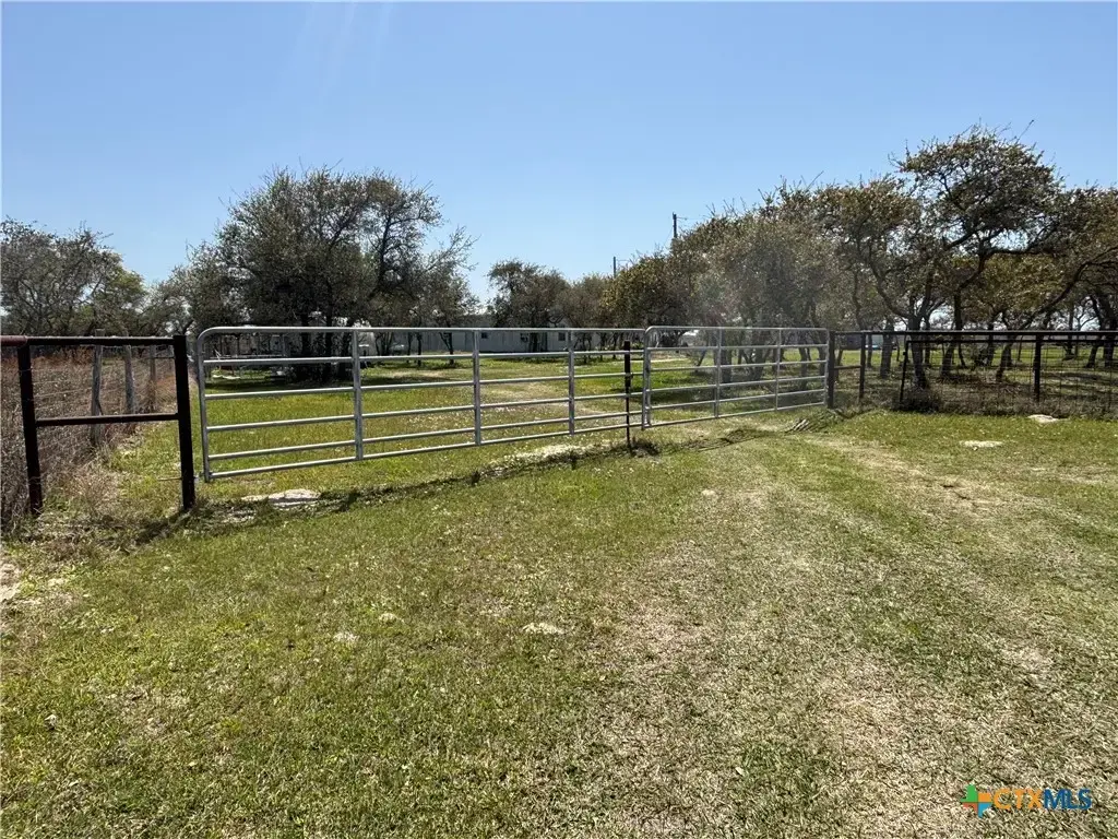 171 Deer Meadows Lane, Seadrift