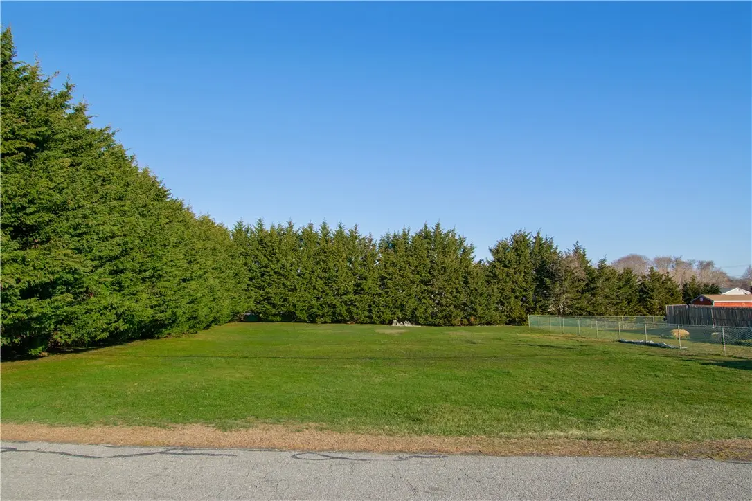 Brownell Ln, Portsmouth