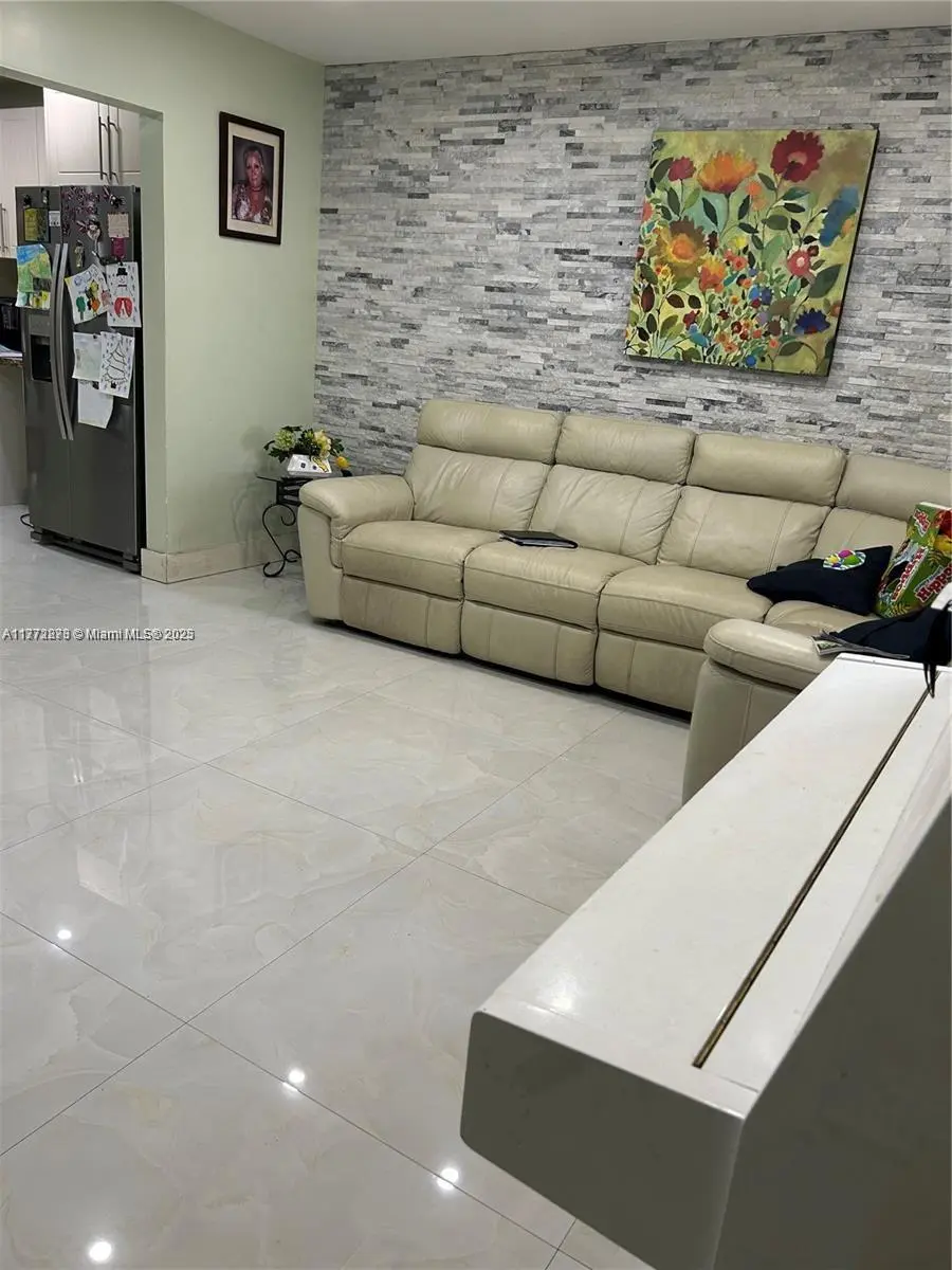 Photo of Listing #A11772873