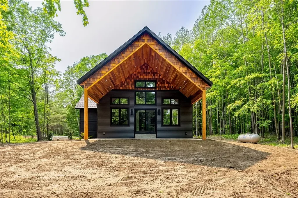 15034 221st Avenue, Bloomer