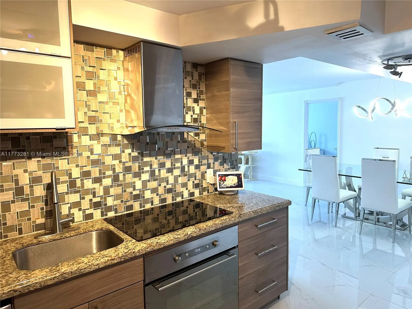 Photo of Listing #A11773281