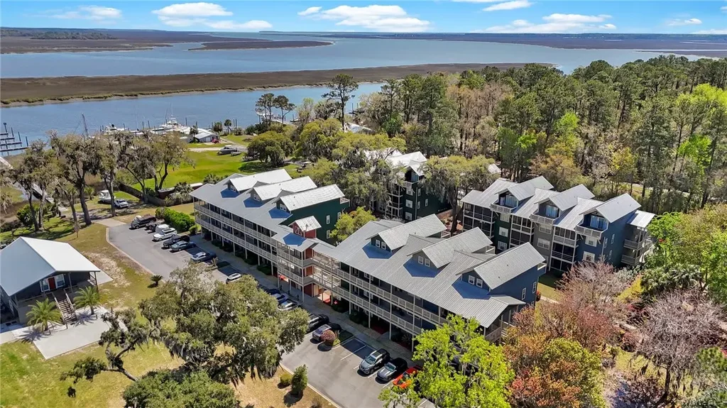 23 Cuddy Lane 22, Midway