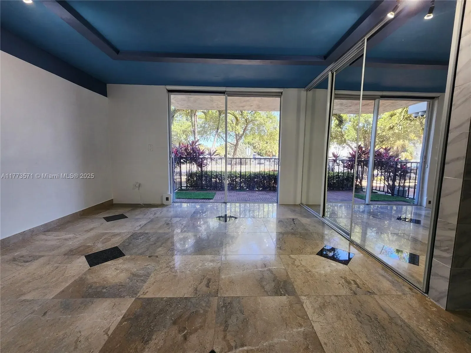 Photo of Listing #A11773571