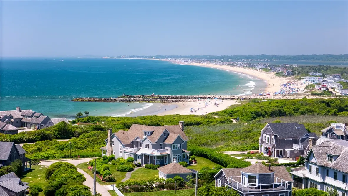 7 Fenway Rd, Westerly