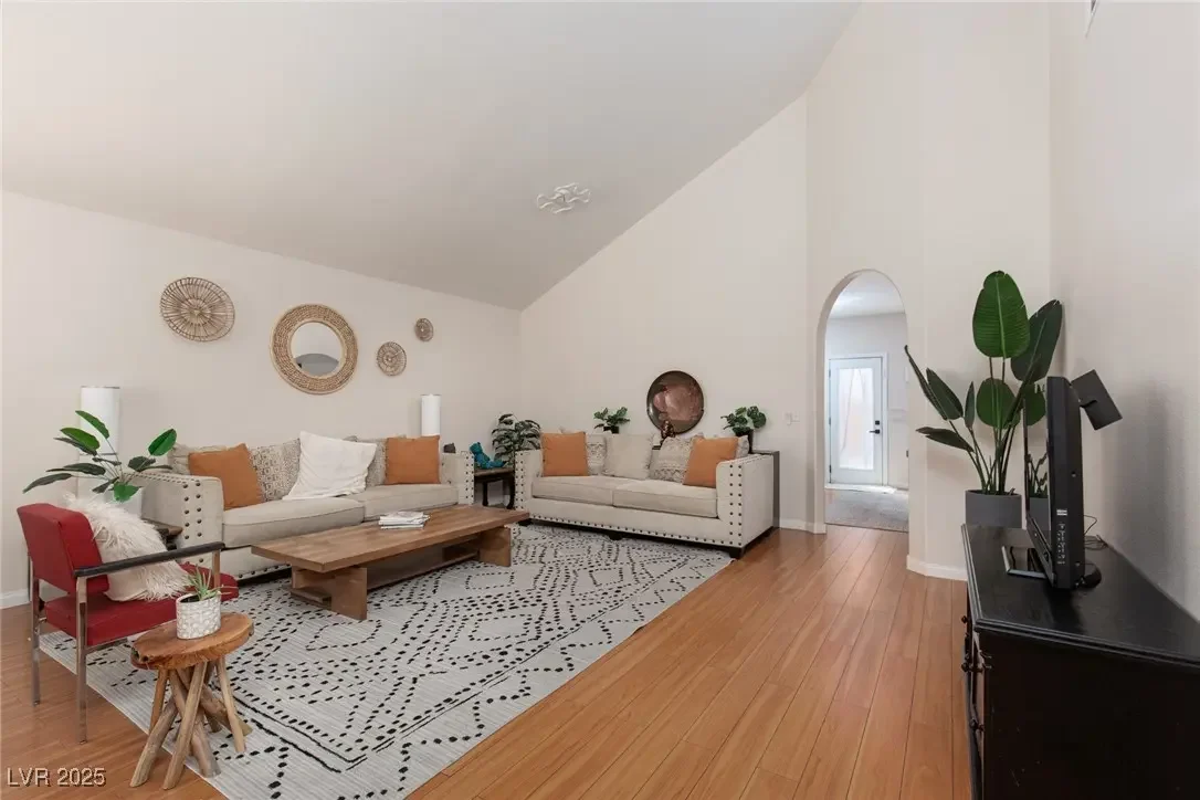 Photo of Listing #2671477