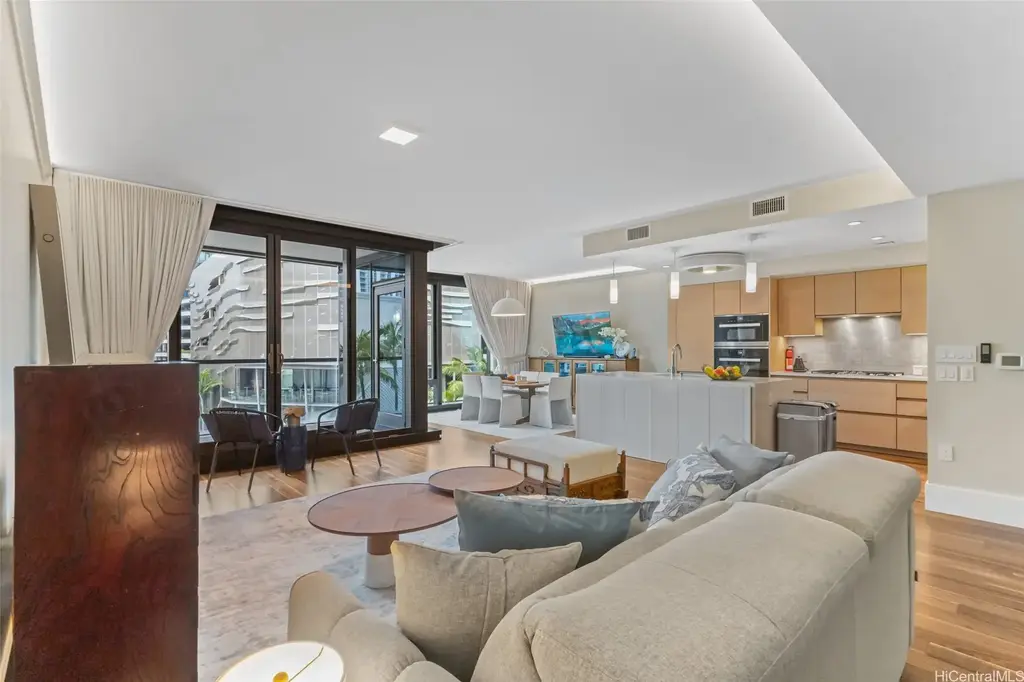 1108 Auahi Street # 307, Honolulu
