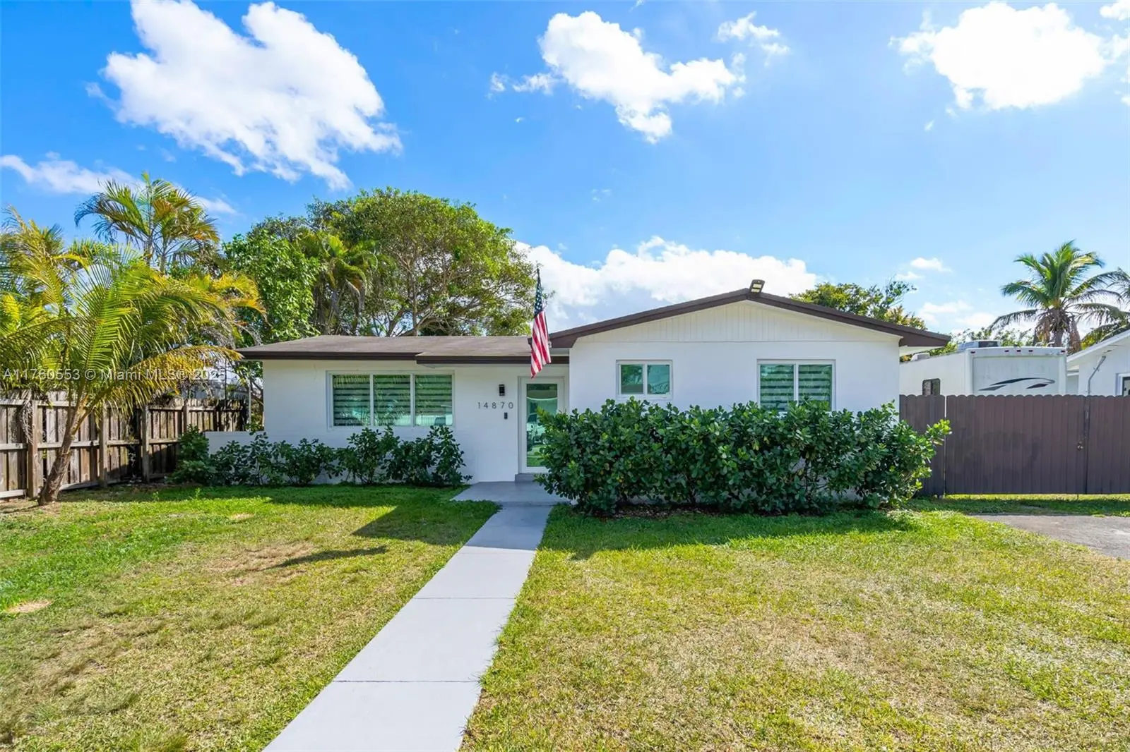 Photo of Listing #A11760553