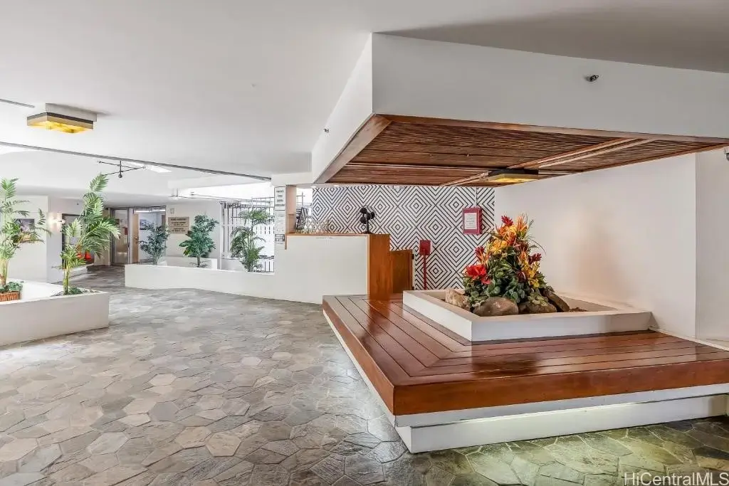 2463 Kuhio Avenue # 304, Honolulu