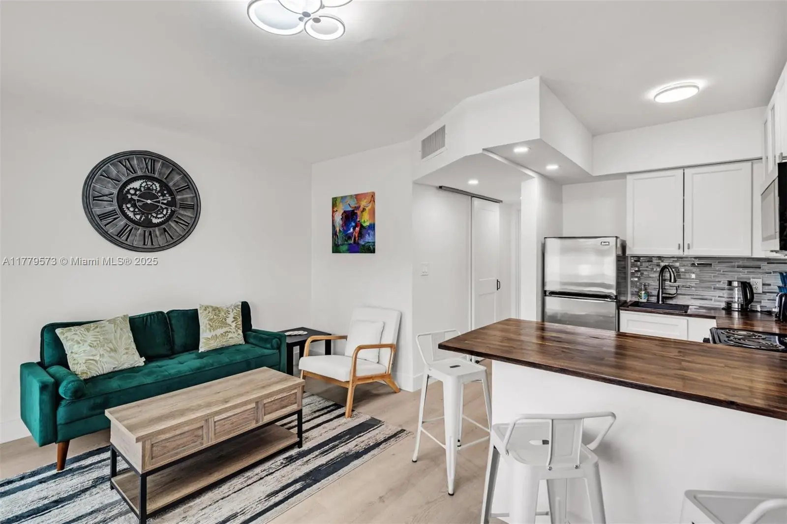 Photo of Listing #A11779573