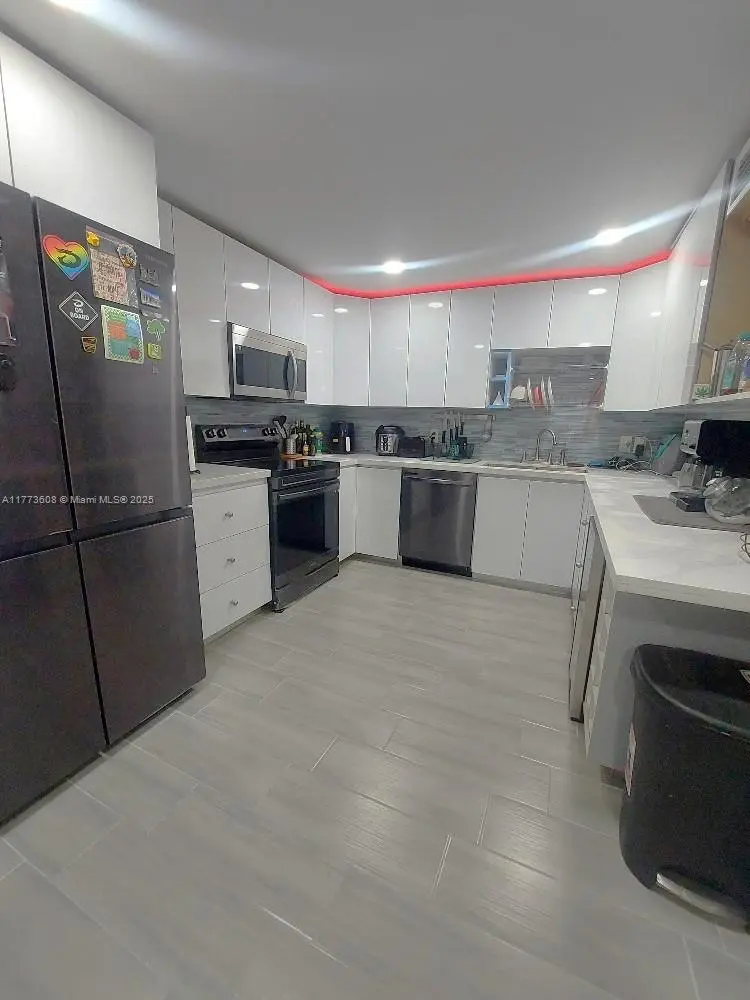 Photo of Listing #A11773608