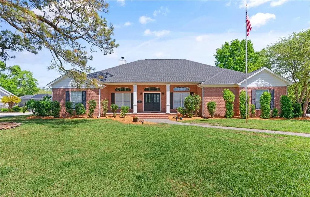 911 Larkspur Lane, St Marys