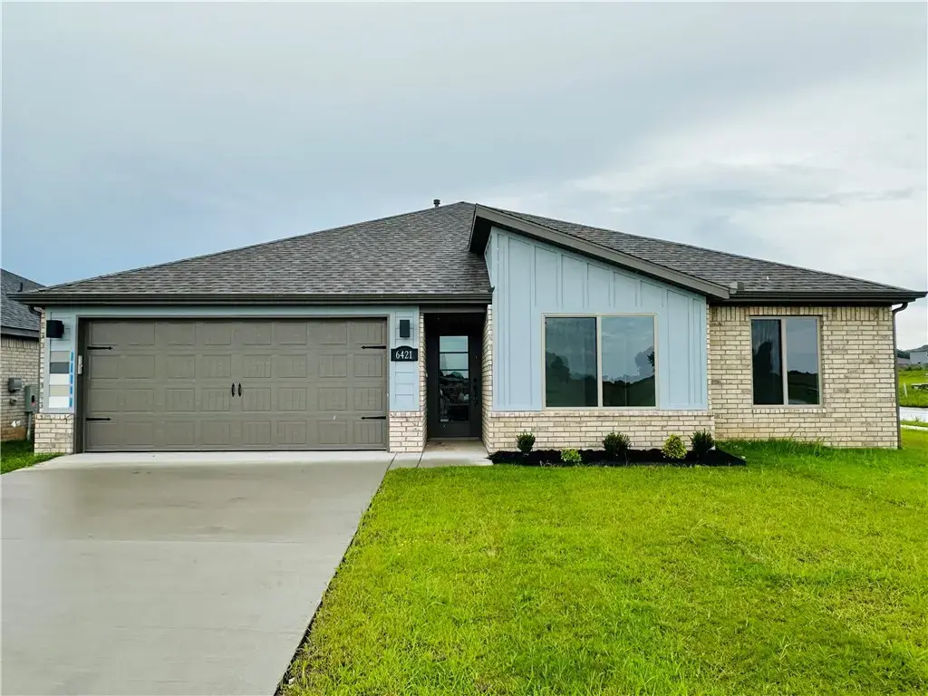 6405 Nw Harley Street, Bentonville