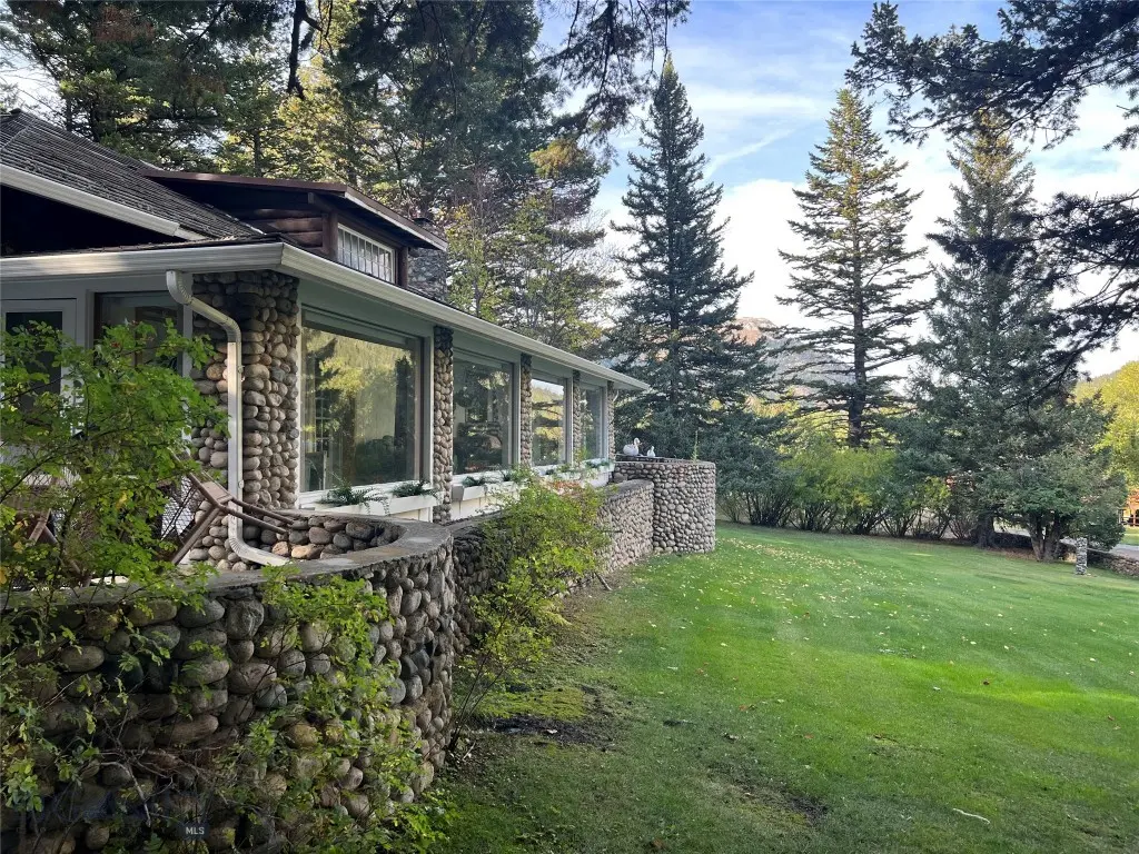 14 Whispering Pines, Mcleod