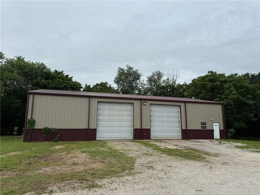 12329 Three Elms Road, Farmington
