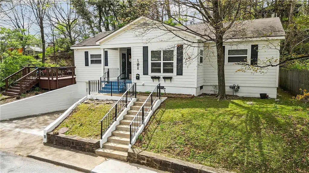 9 E Trenton Boulevard, Fayetteville