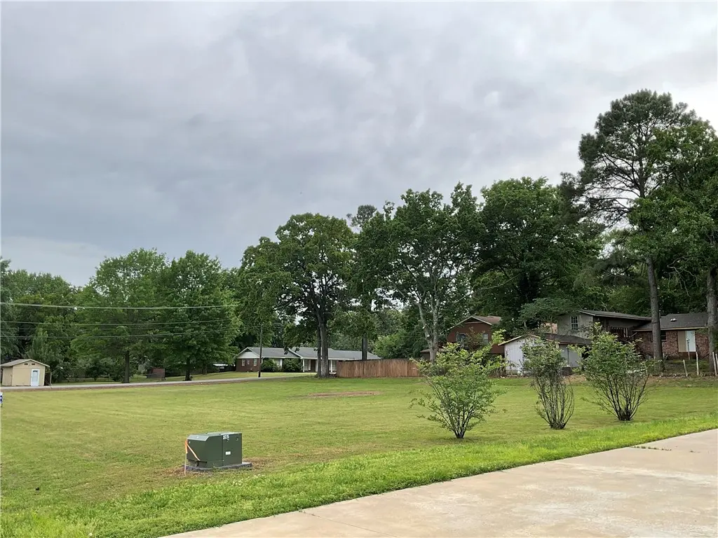 Vine & Maple, Clarksville