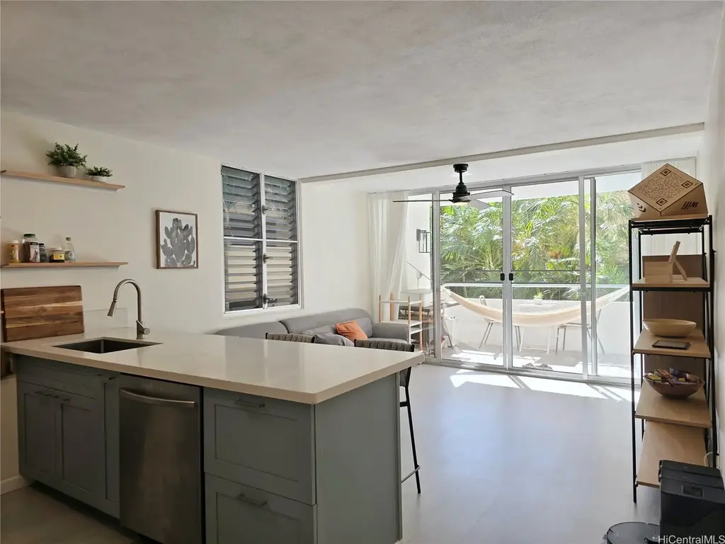 430 Kaiolu Street # 209, Honolulu