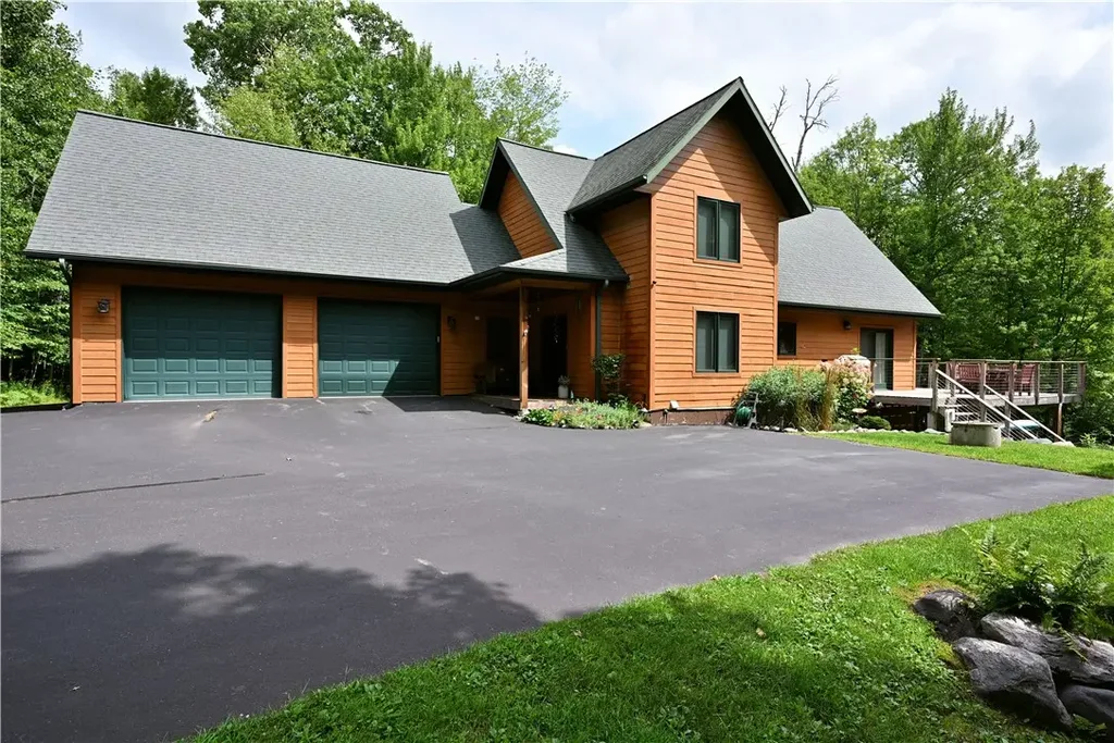 23582 Clam Lake Road, Clam Lake