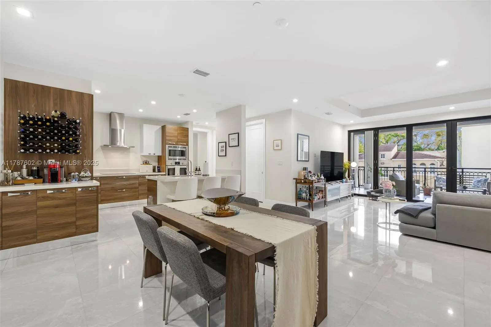 Photo of Listing #A11787602