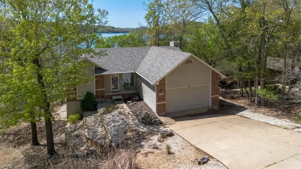 21425 Black Oak Drive, Garfield