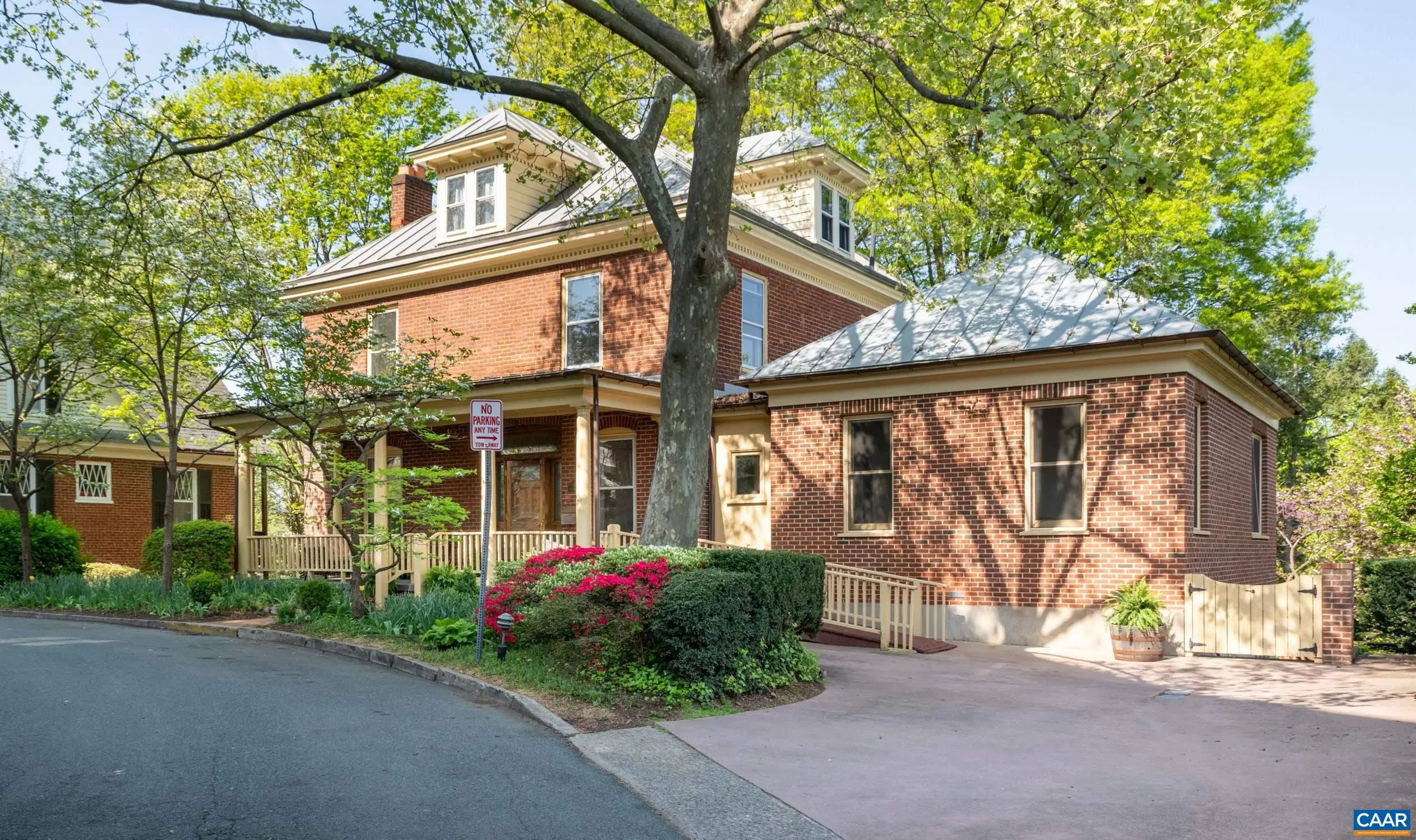 410 Altamont Cir, Charlottesville