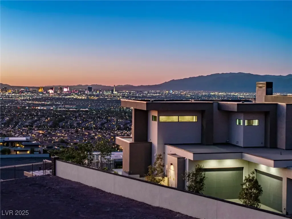 Photo of Listing #2676323