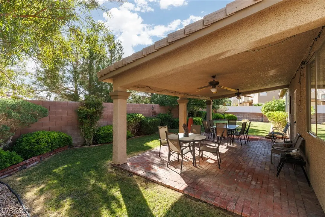 Photo of Listing #2677037