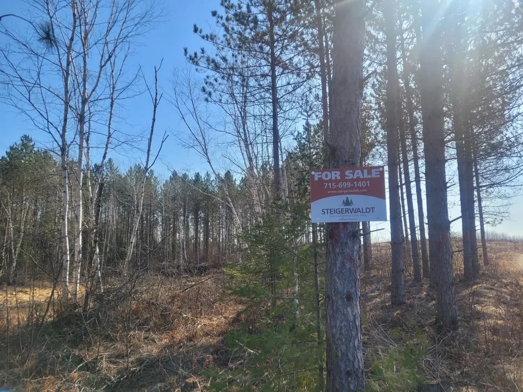 Near Knowles Rd, Loretta