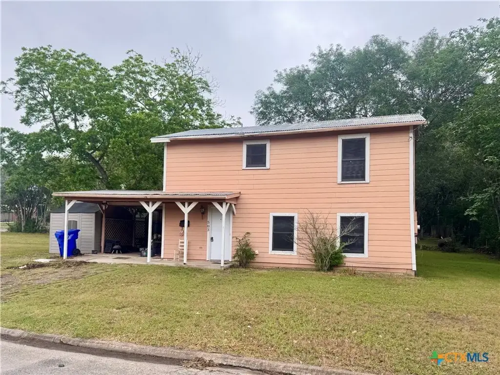 503 Dunn Street, Yoakum