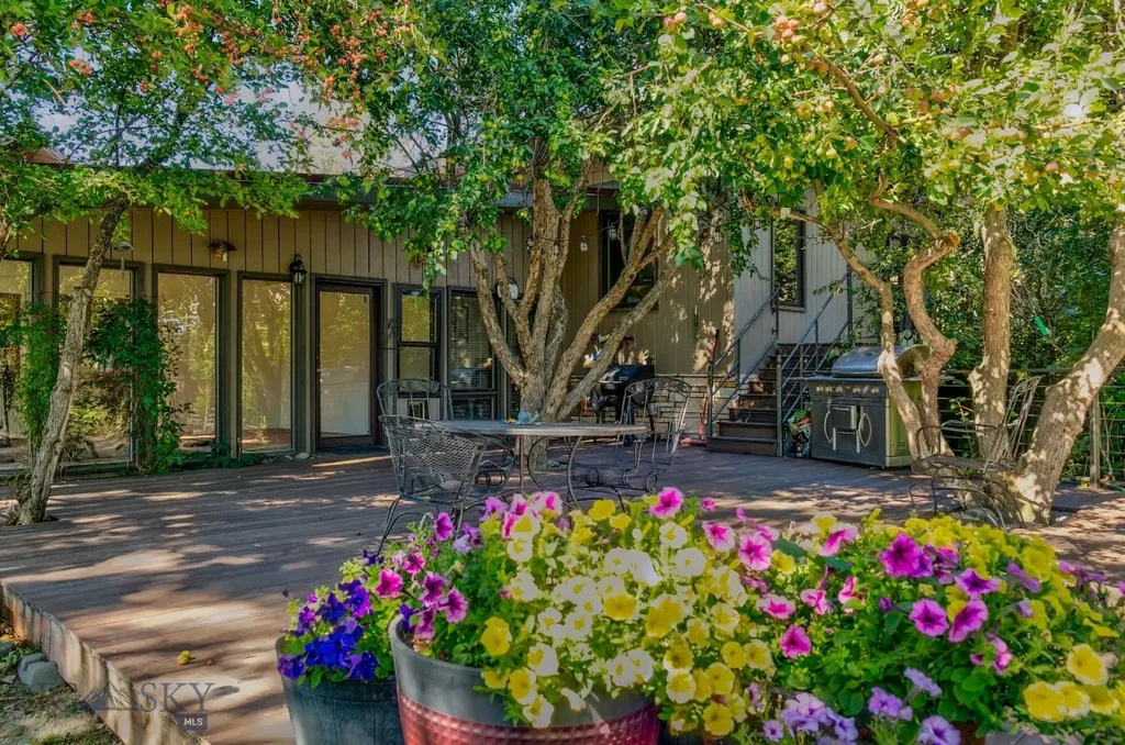 726 Us Highway 10 West W, Livingston