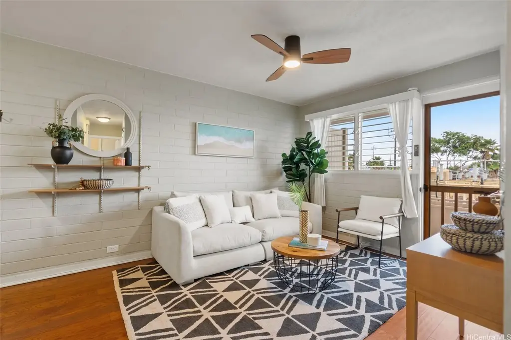 75 Kihapai Street # 10, Kailua
