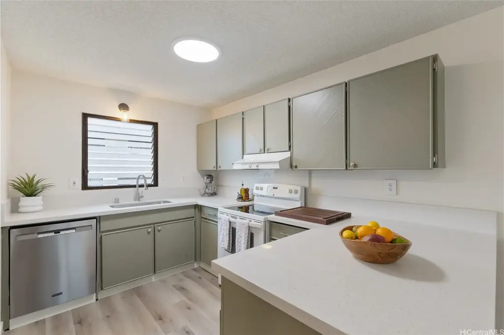 98-512 Kaonohi Street # 49-3, Aiea
